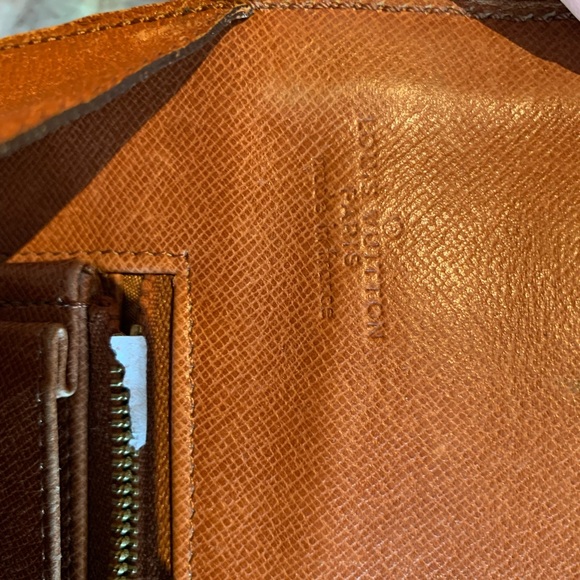 Authentic Louis Vuitton purse with dustbag - Picture 5 of 6